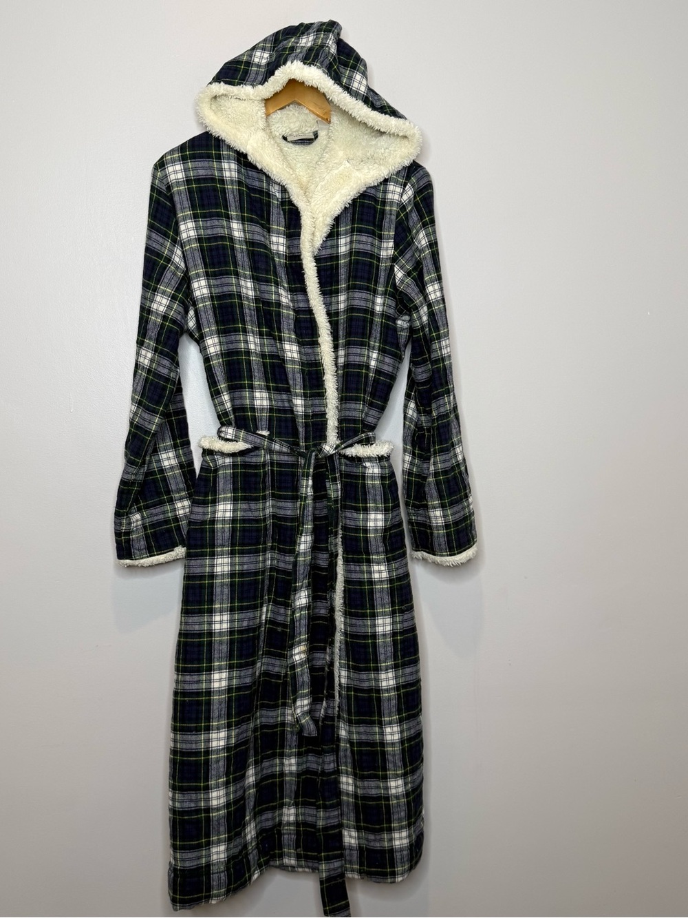 L.L. Bean Scotch Plaid Flannel Hooded Robe, Sherpa-Lined Women’s Size S